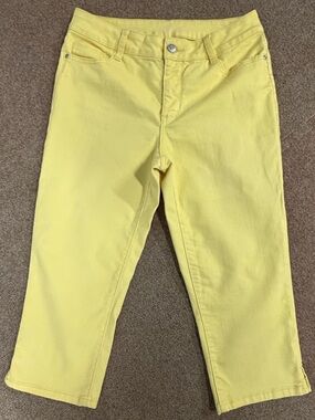 ST JOHN’S BAY Sunrise Yellow Capri Jeans